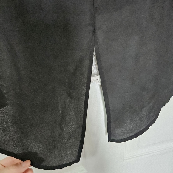 Monteau lace and sheer tank - Picture 7 of 7